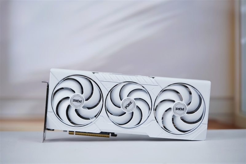 竟然相差30%！RX 9070 GRE vs RTX 5060 Ti 16GB最新驱动对比测试