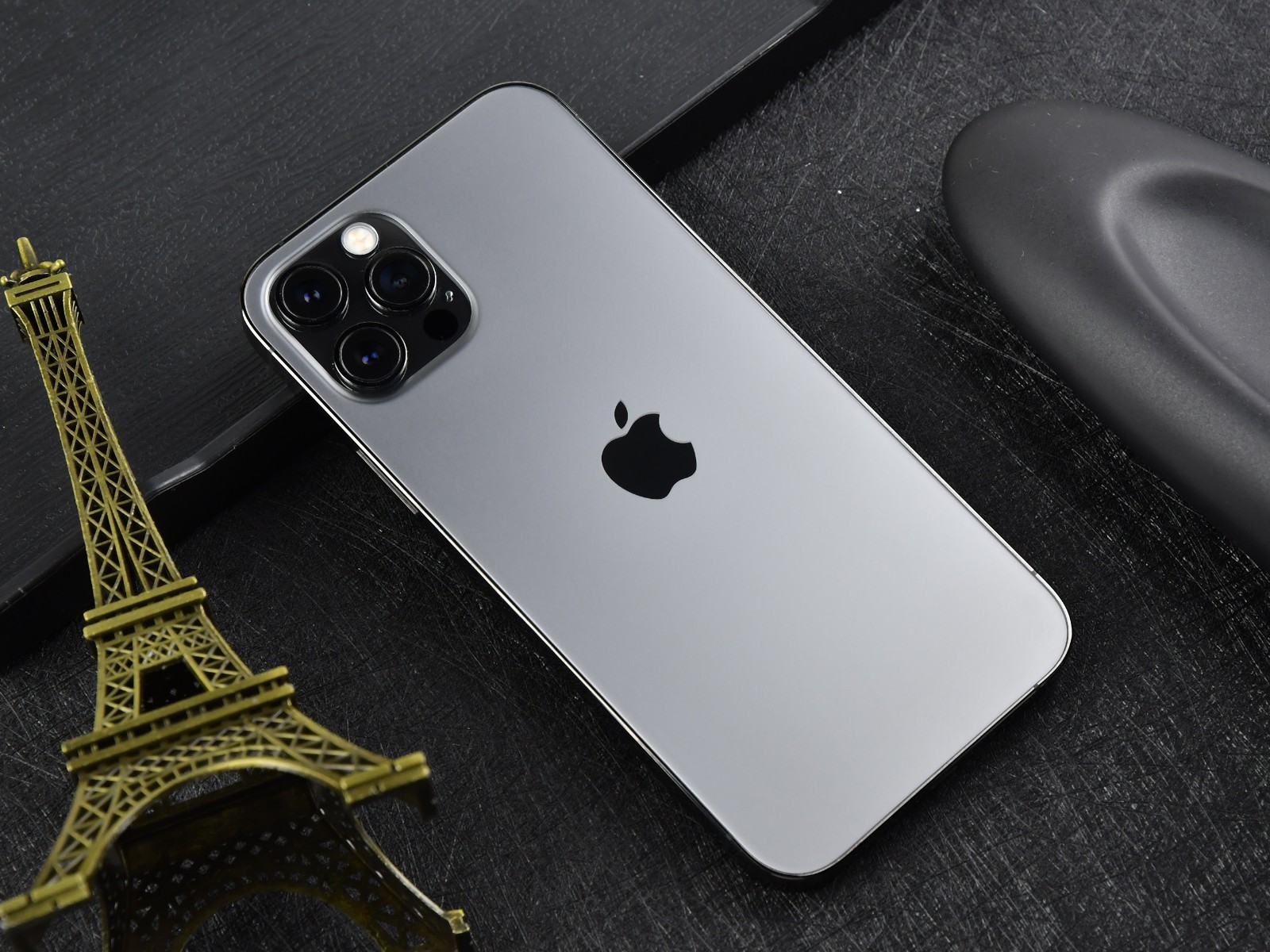 Get一点：iPhone用了好几年的内置磁吸，为什么安卓手机没几家用？