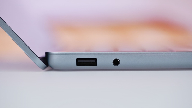 微软Surface Laptop，13英寸笔记本评测：骁龙X Plus性能可用 续航静音极为优秀