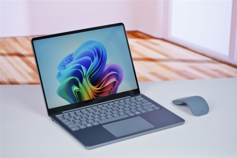 微软Surface Laptop，13英寸笔记本评测：骁龙X Plus性能可用 续航静音极为优秀