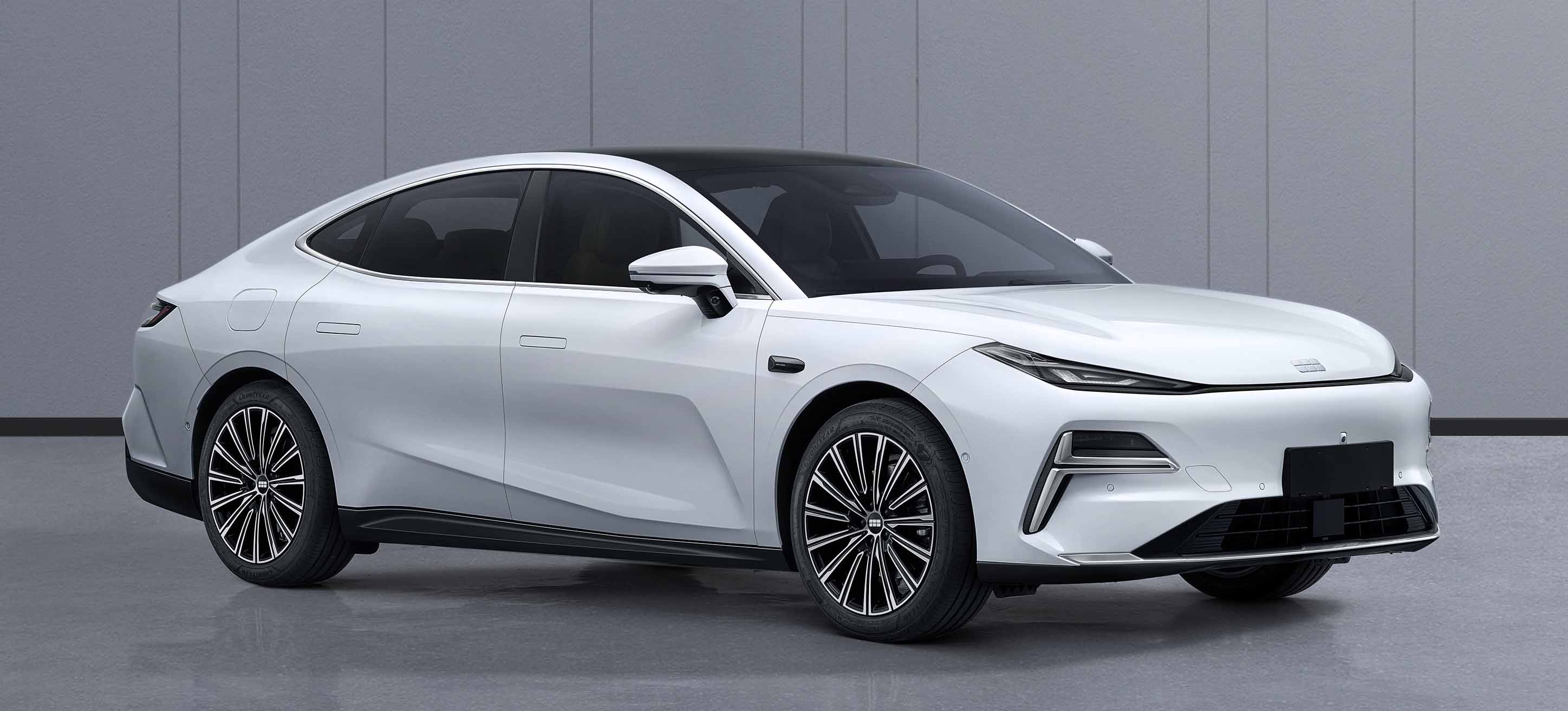 吉利银河星耀 8 纯电版申报图公布，搭载 250kW 电机