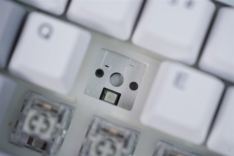 三模客制化 雷柏V700DIY-75评测：7层填充造就的无线客制化新标杆