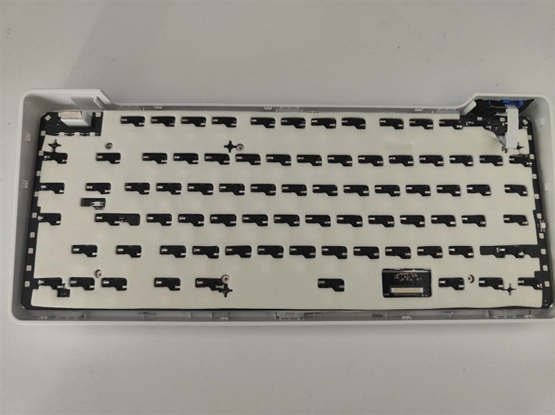 三模客制化 雷柏V700DIY-75评测：7层填充造就的无线客制化新标杆