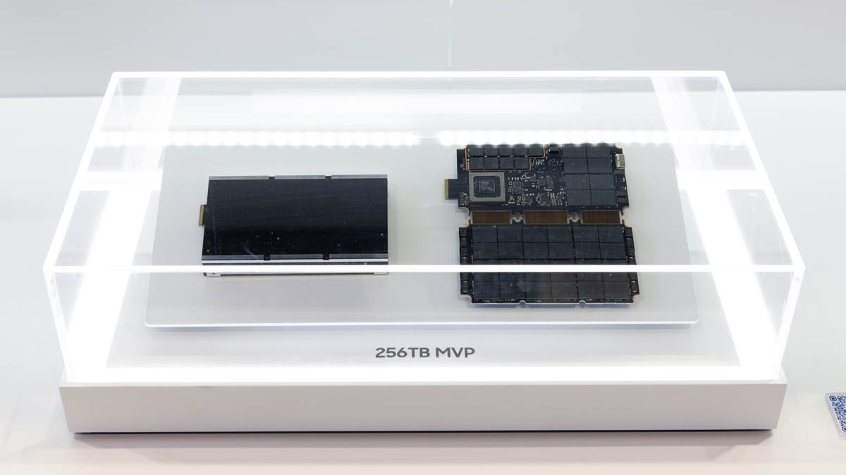 第一梯队容量，三星半导体 FMS 2025 展示 256TB "MVP" 固态硬盘