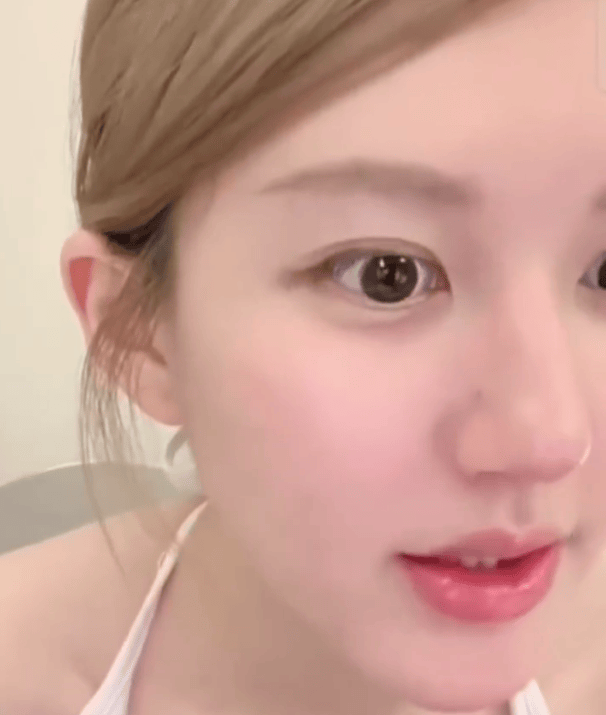 赵露思称有艺人高速上倒车 被猜测内涵虞书欣团队