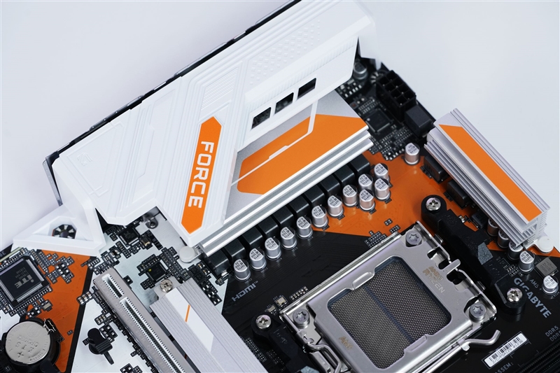 千元大厂主板！技嘉战鹰B850M FORCE WIFI6E评测：一键降低9ns内存延迟