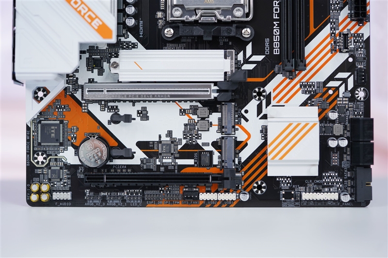 千元大厂主板！技嘉战鹰B850M FORCE WIFI6E评测：一键降低9ns内存延迟