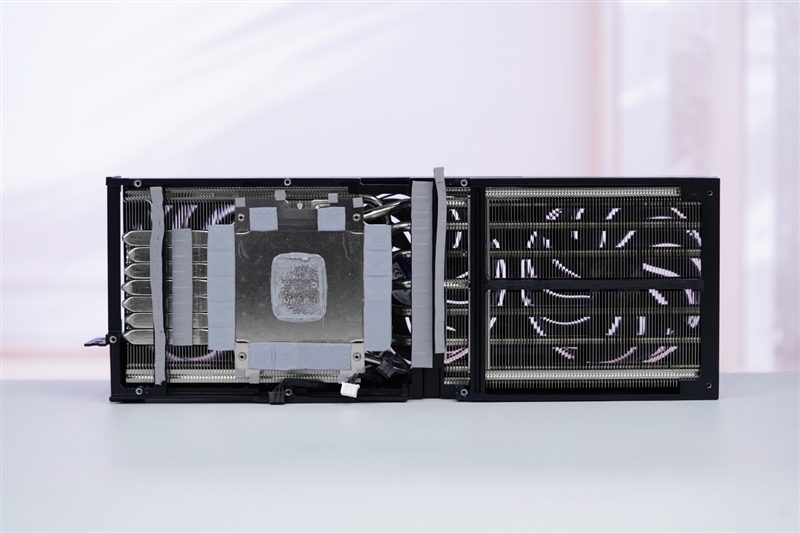 映众RTX 5090 D v2曜夜X3 24GB显卡评测：全新旗舰 575W功率释放依旧当今最强