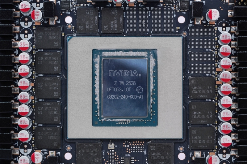 映众RTX 5090 D v2曜夜X3 24GB显卡评测：全新旗舰 575W功率释放依旧当今最强