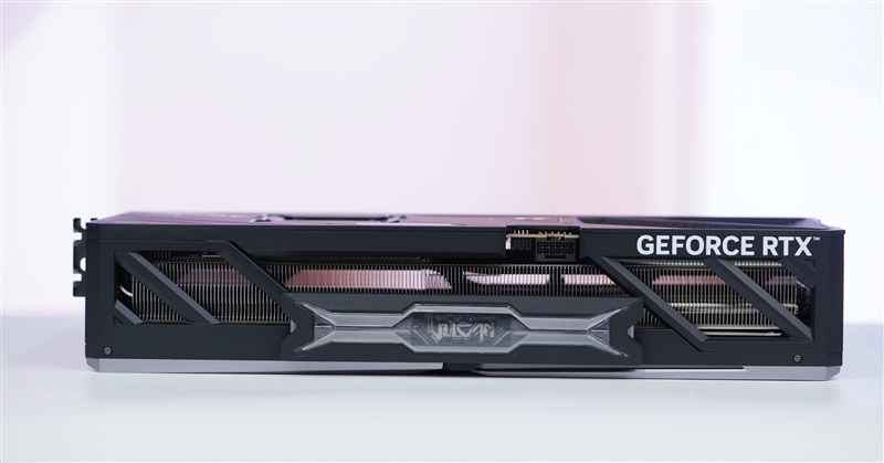 性价比甚至更强！七彩虹iGame RTX 5090 D v2 Vulcan OC 24GB首发评测：领先5080 50%