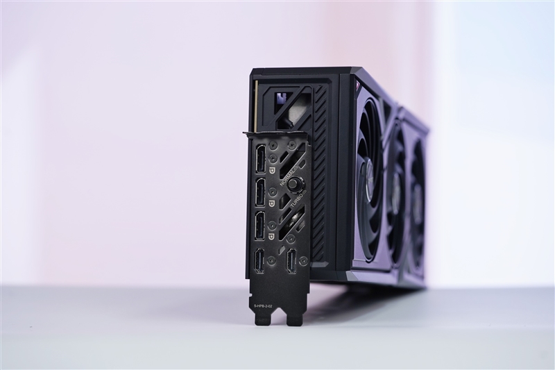 性价比甚至更强！七彩虹iGame RTX 5090 D v2 Vulcan OC 24GB首发评测：领先5080 50%