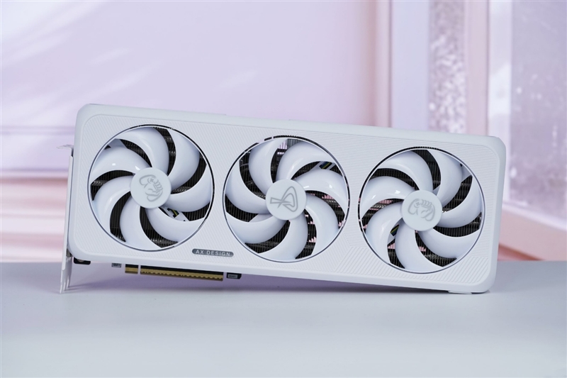 电竞叛客RTX 5070 Ti MAX显卡评测：300W性能释放畅玩4K 隐藏电源线设计海景房绝配