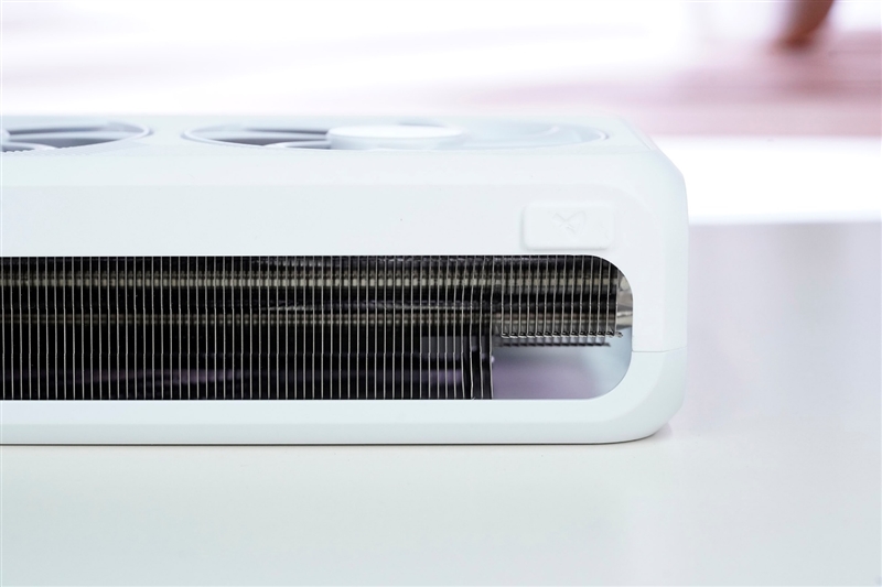 电竞叛客RTX 5070 Ti MAX显卡评测：300W性能释放畅玩4K 隐藏电源线设计海景房绝配