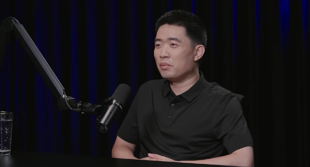 李想与罗永浩访谈称理想车主被黑是有操纵的，回应 05 年身家过亿传闻