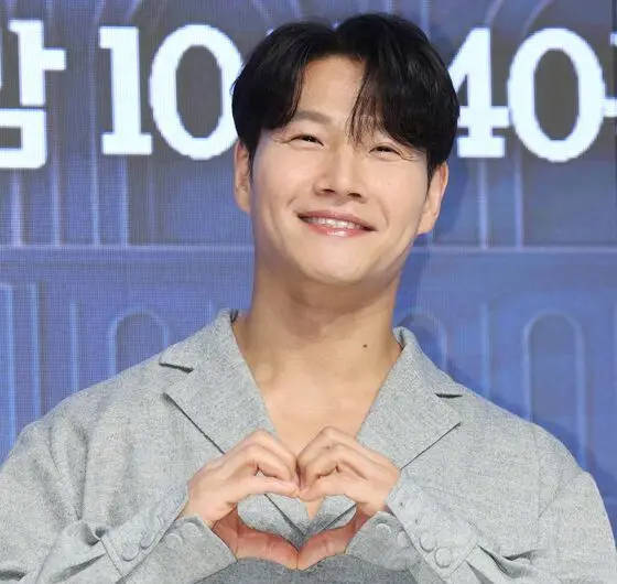 金钟国官宣结婚老婆是圈外素人 婚礼将低调举行