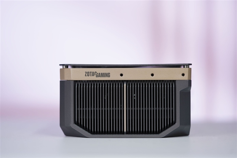 索泰RTX 5090 D v2 24GB SOLID OC显卡评测：性能依旧最强没有对手 顶级玩家的最佳选择