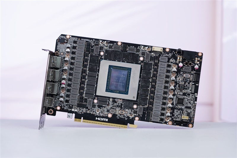 索泰RTX 5090 D v2 24GB SOLID OC显卡评测：性能依旧最强没有对手 顶级玩家的最佳选择
