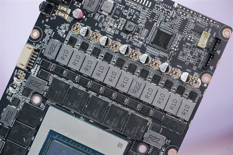 索泰RTX 5090 D v2 24GB SOLID OC显卡评测：性能依旧最强没有对手 顶级玩家的最佳选择