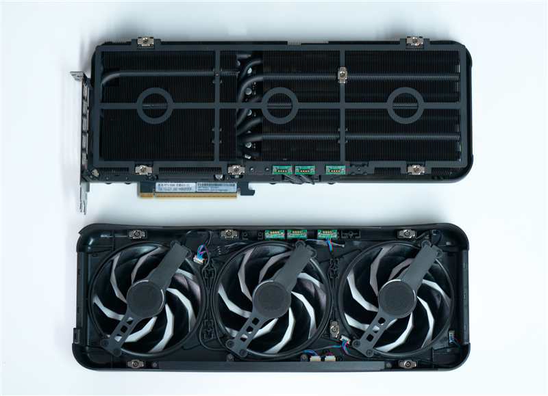 竟比公版强了6%！影驰RTX 5080星曜NOX OC评测：能自由更换上盖与背板