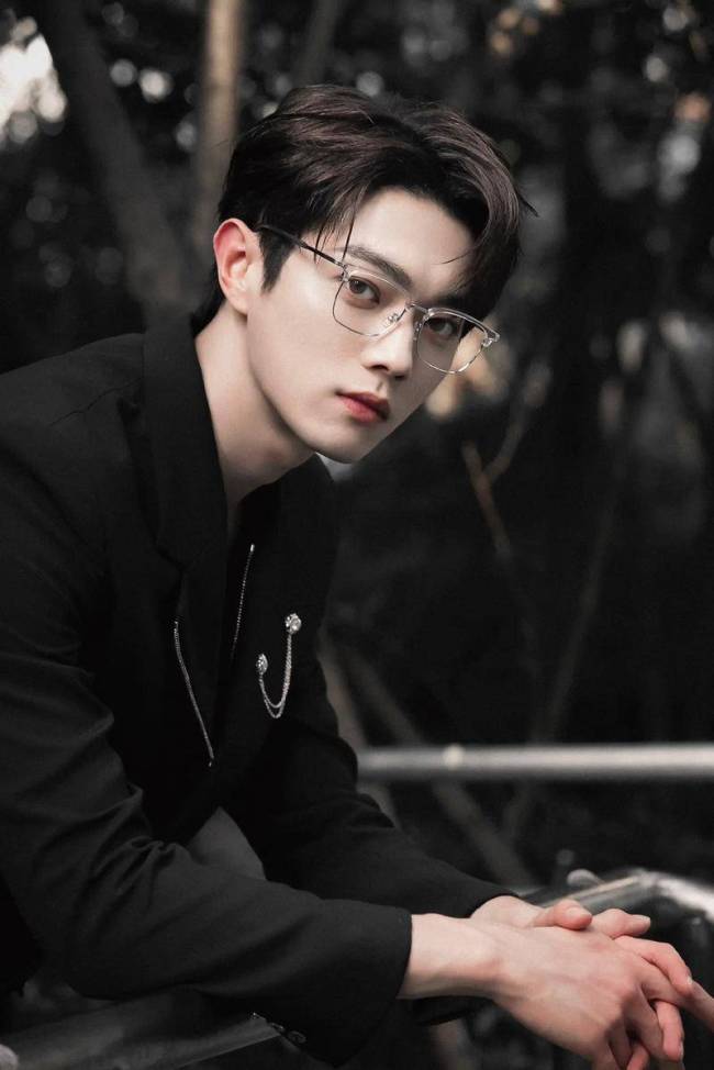 许荔莎曝许凯曾出轨目前已分手 许凯工作室否认