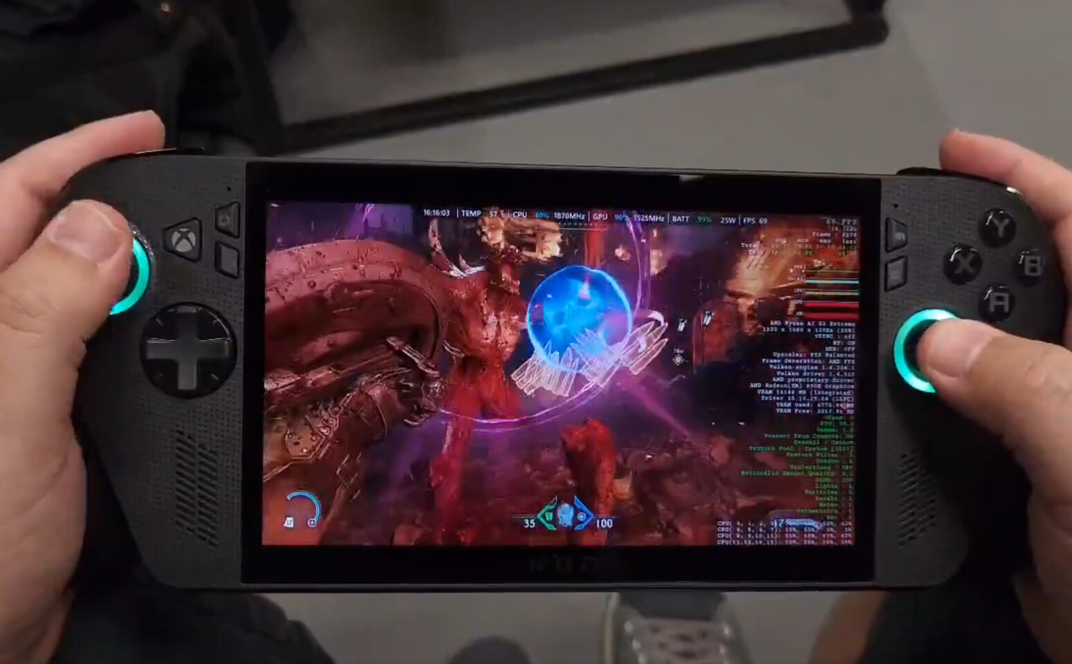 初探微软 & 华硕 ROG Xbox Ally X 掌机性能：实测《毁灭战士：黑暗时代》游戏 70FPS