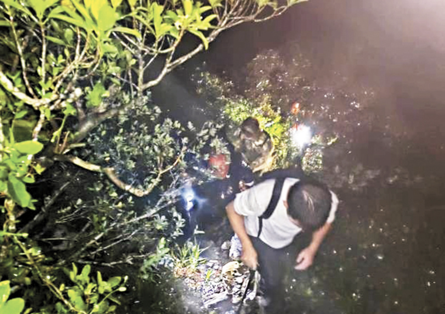 深圳开出全国首张“自然灾害综合法规罚单”，台风天闯禁区违规登山每人罚款 5000 元