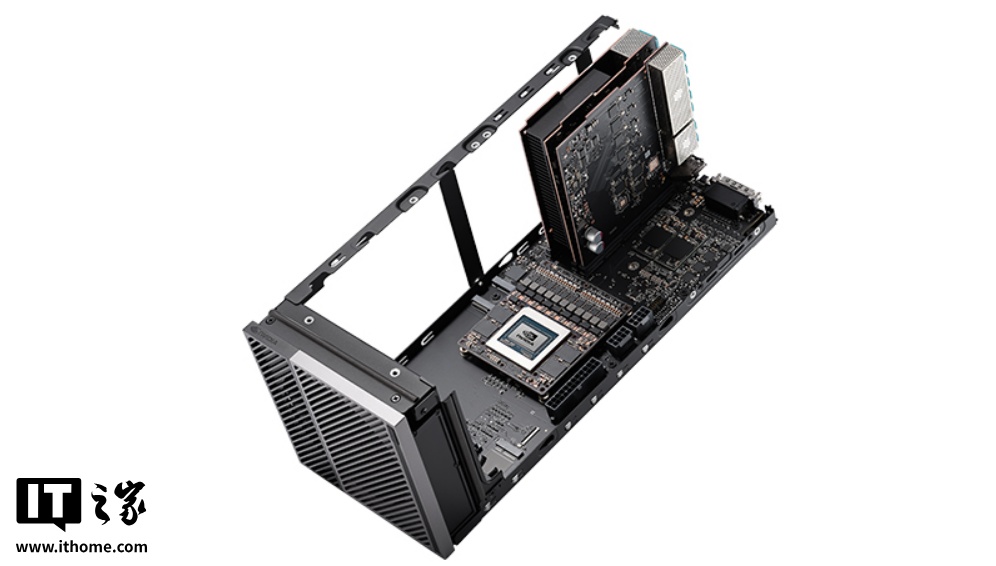 英伟达 DRIVE AGX Thor 汽车辅助驾驶开发者套件发布，1000 INT8 TOPS 算力