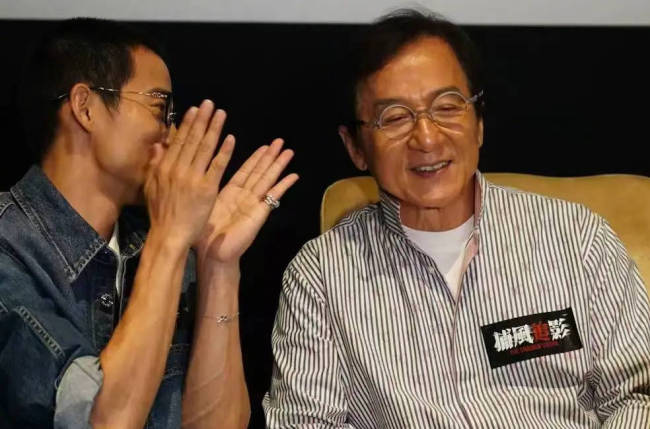 成龙有望回香港拍戏 称新片会找杨紫琼合作