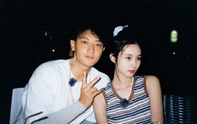 黄子韬徐艺洋被曝10月16日办婚礼？经纪人回应