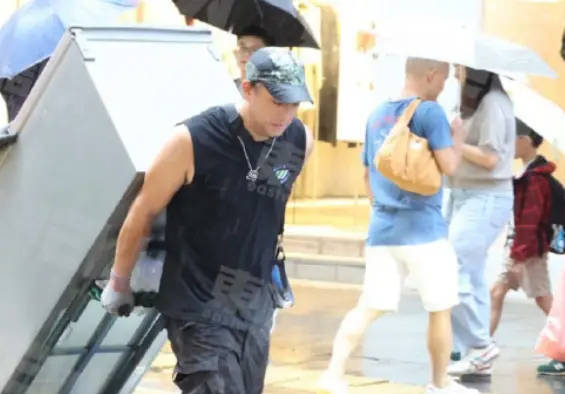 张致恒做电器搬运工 受访时直言想重回演艺圈