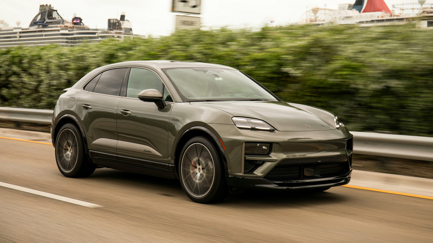 保时捷 2026 款 Macan 纯电跨界车接入游戏平台，手机变手柄畅玩