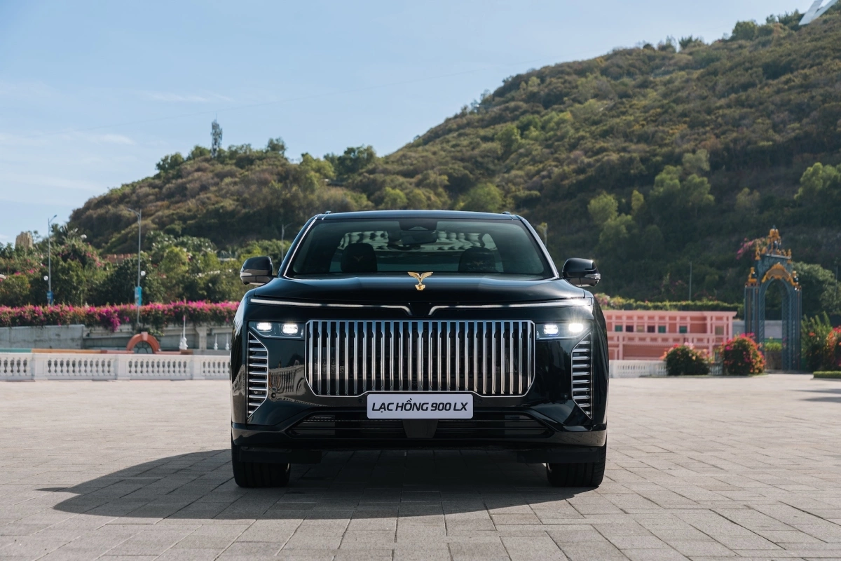 越南新势力 VinFast 打造超豪华 SUV Lac Hong 900 LX，车内用上真金、金丝楠木