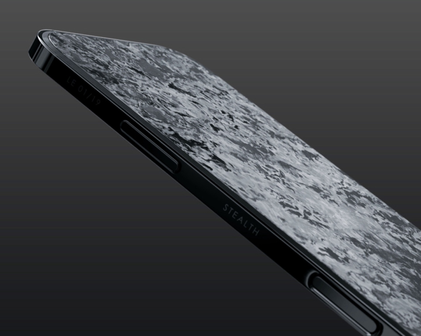奢侈品改装厂再出手：Caviar 预热无摄像头版苹果 iPhone 17 Air 定制手机，换用碳纤维背板