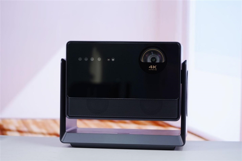 当贝 S7 Ultra Max评测：纯三色激光配合全链路液冷 软硬件结合打造最顶级投影画面