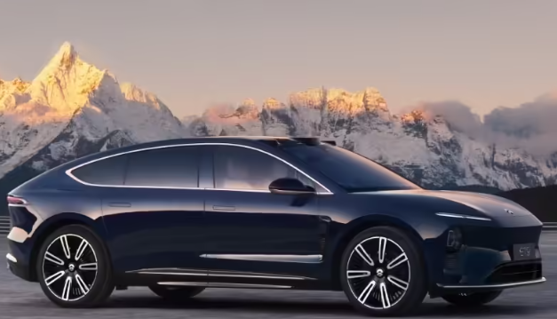 蔚来 ET9 车型全量推送 Cedar 雪松 1.2.0 版：升级追尾碰撞预防与保护等