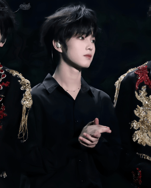 练习生王烁然被曝霸凌及恋爱 时代峰峻发声明否认