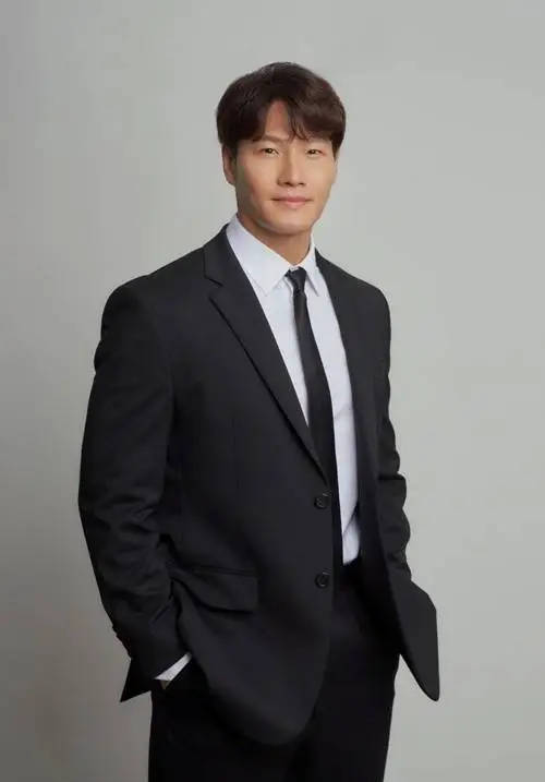 金钟国婚礼照正式公开 韩媒称刘在石将担任司仪