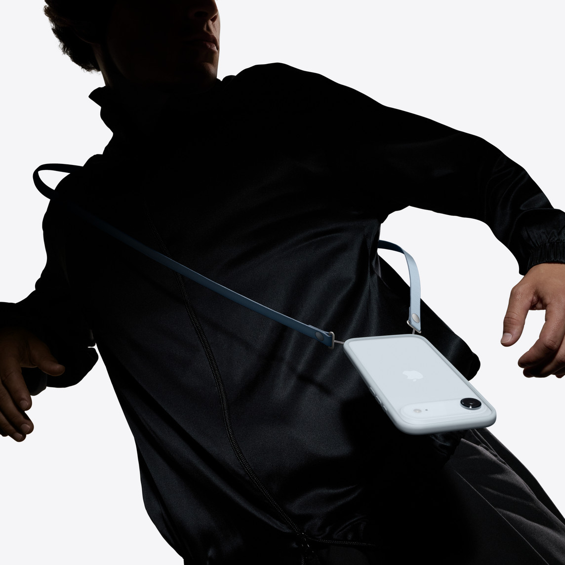 479 元：苹果为 iPhone 17 系列推斜挎挂绳，10 种颜色、最长 2080 毫米