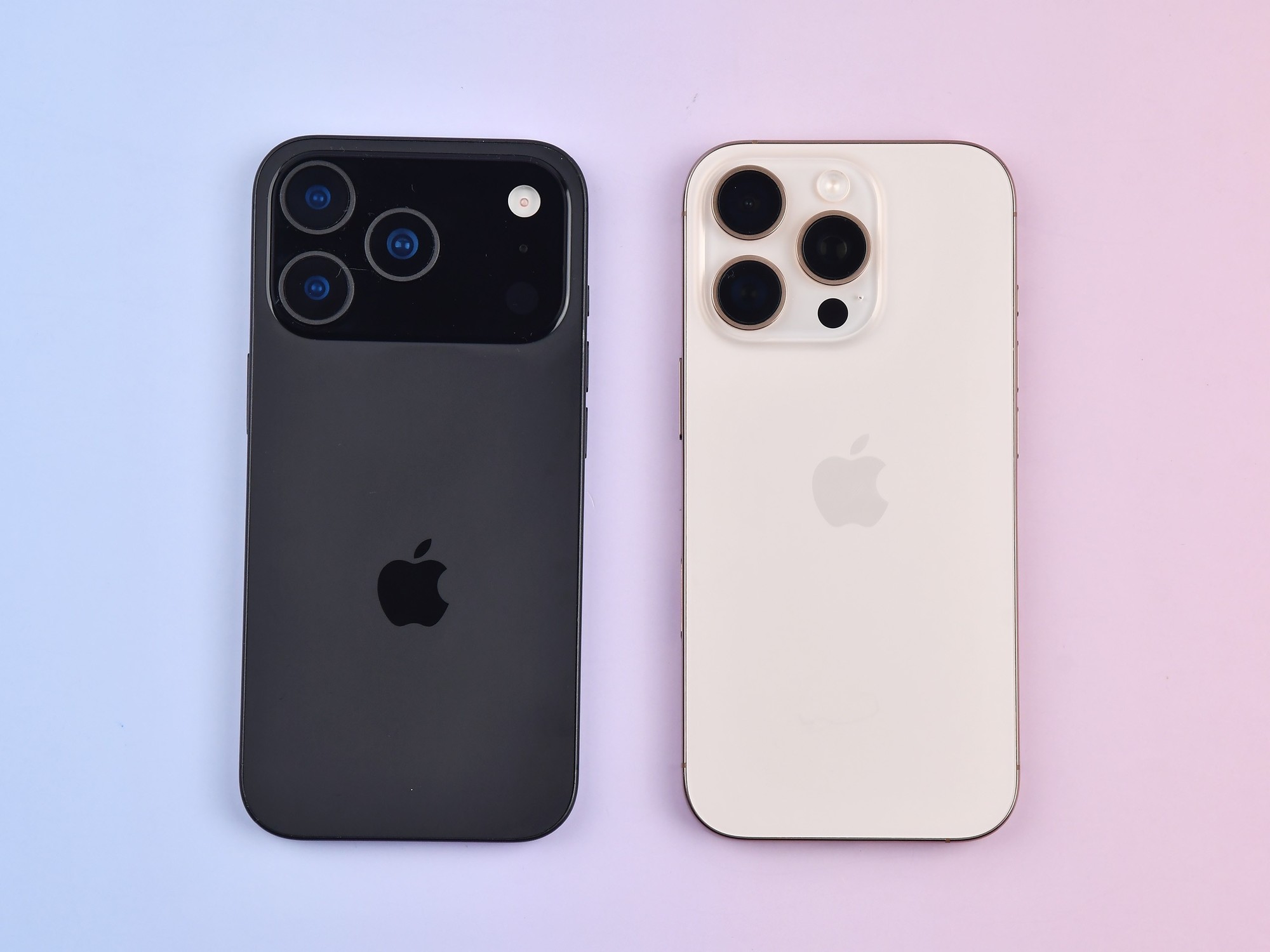 苹果发布会前，我们意外拿到了「iPhone 17」