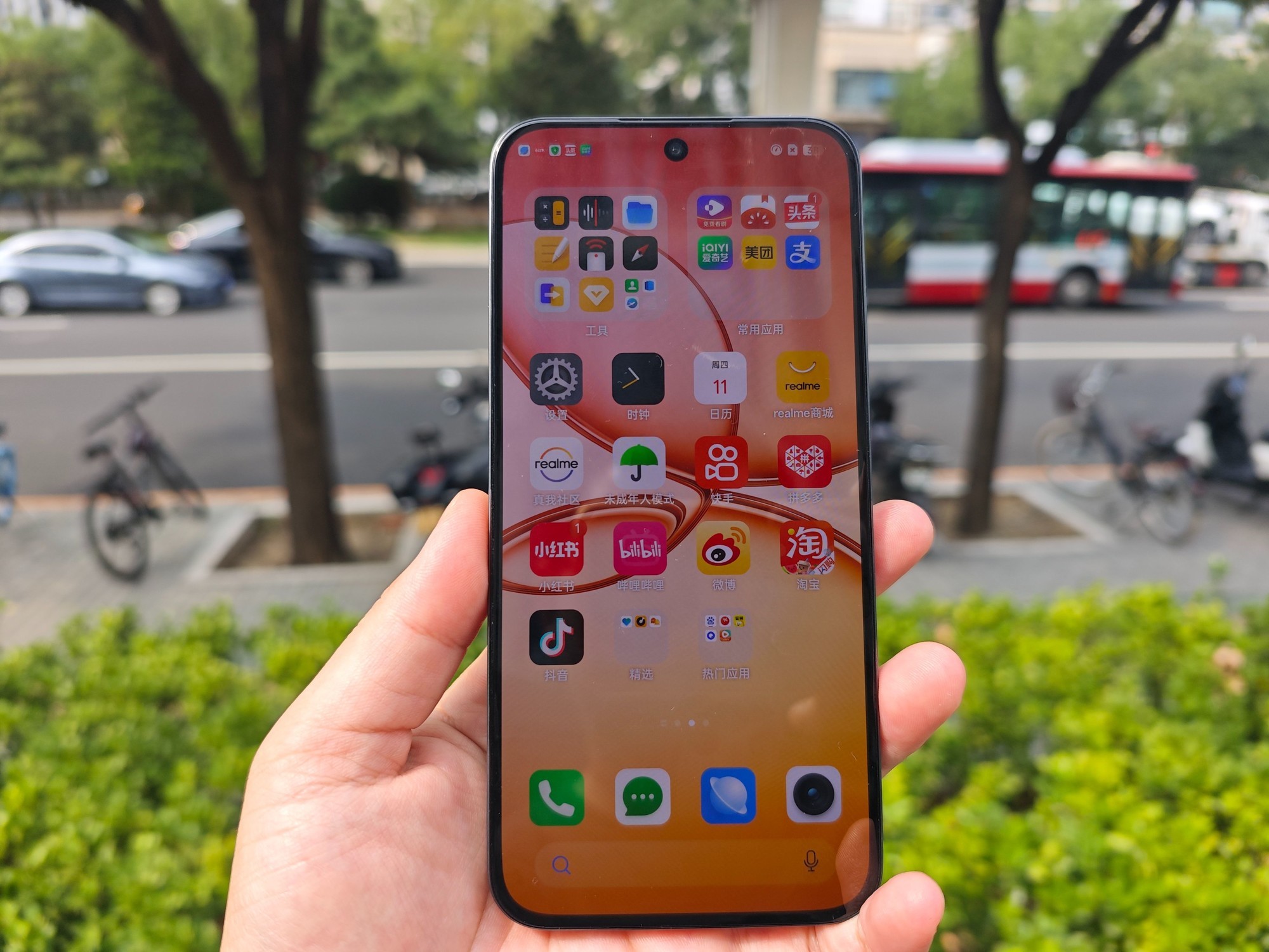 真我15T评测：轻薄、耐用、超长续航的越级小直屏