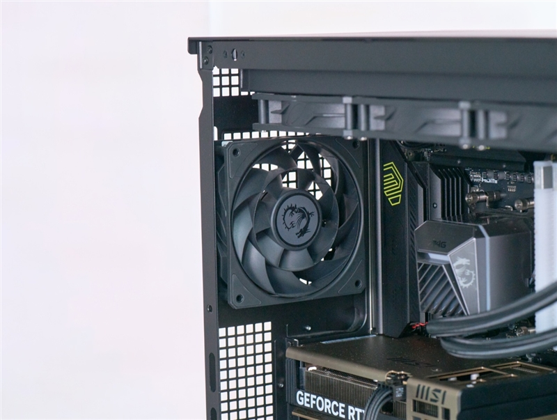 微星MPG VELOX 300R AIRFLOW PZ刀锋装机评测：散热强大 满足你对大机箱的最苛刻需求