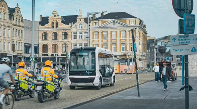 全球唯一同时拥有 7 国牌照，文远知行 Robobus 获比利时首个 L4 级自动驾驶牌照