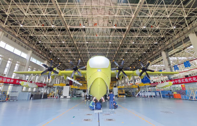 国产自研大型水陆两栖飞机，AG600“鲲龙”批产第三架机总装下线