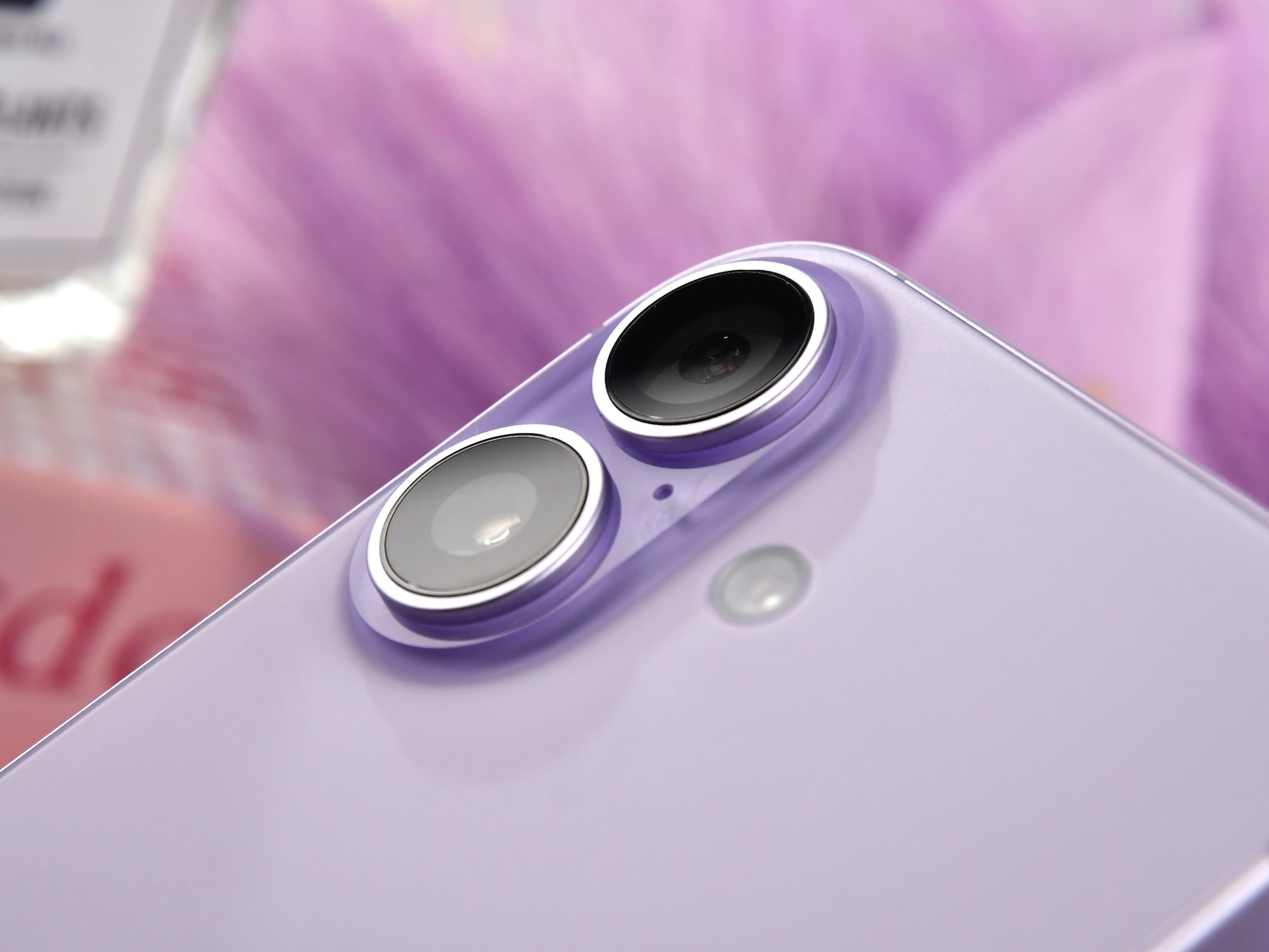iPhone 17首发上手：这次比Pro值