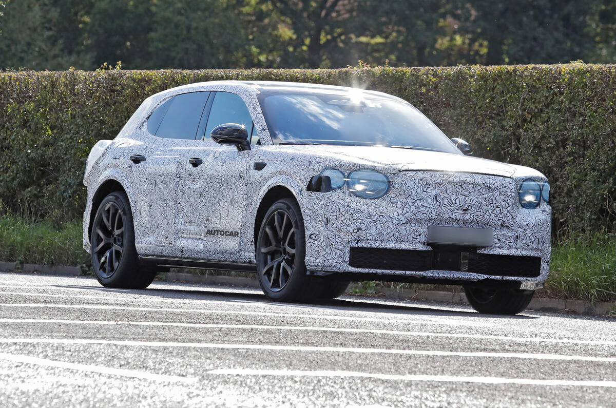 宾利首款电动汽车现身：定位低于添越，号称全球首款真豪华都市 SUV