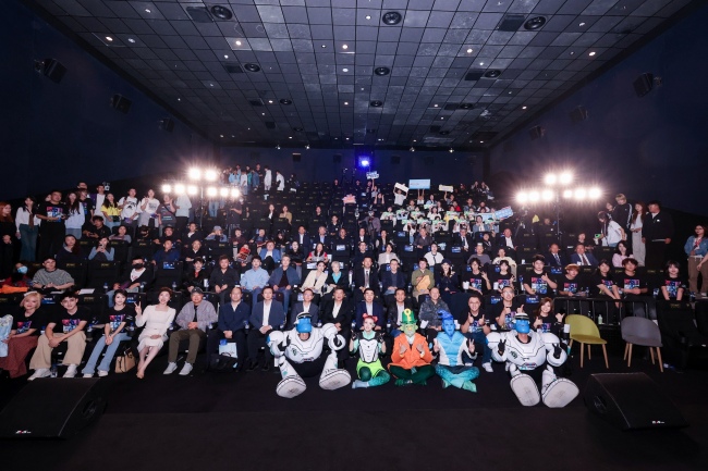 《疯狂电脑城》首映礼热度爆棚 口碑引燃10月6日观影期待