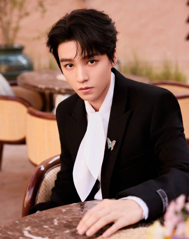 王俊凯呼吁大家文明观影：电影在银幕上不在我脸上