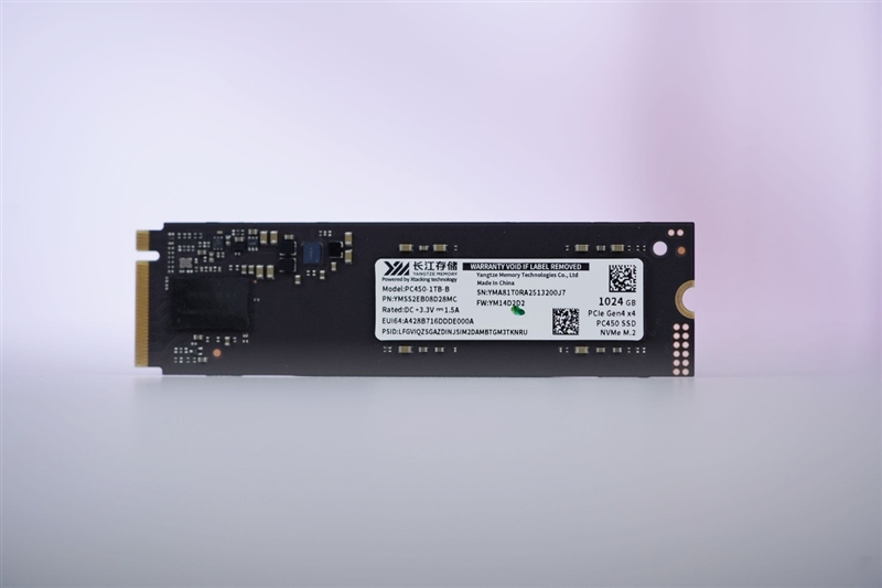 最高温度仅46度的长江存储PC450 SSD！机械革命耀世16 Ultra评测：超过200W的整机性能释放 