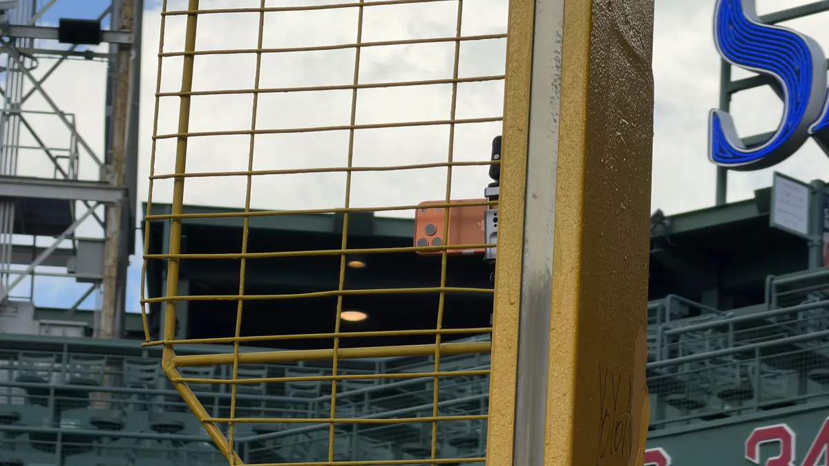 苹果完成创举：iPhone 17 Pro / Max 首次用于 MLB 职业棒球联赛直播