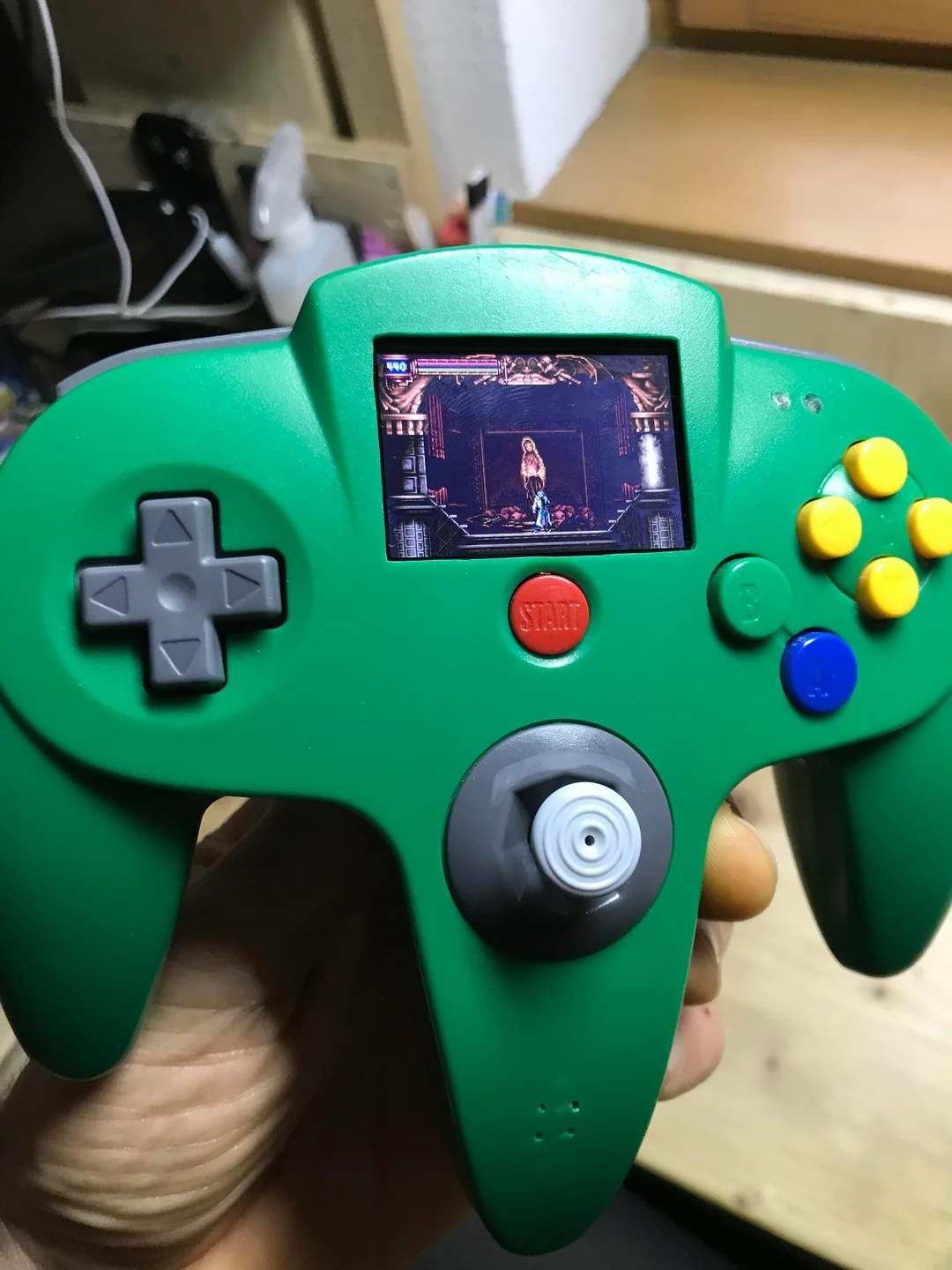 玩家爆改任天堂 64 手柄，将其打造成 Game Boy Micro 掌机